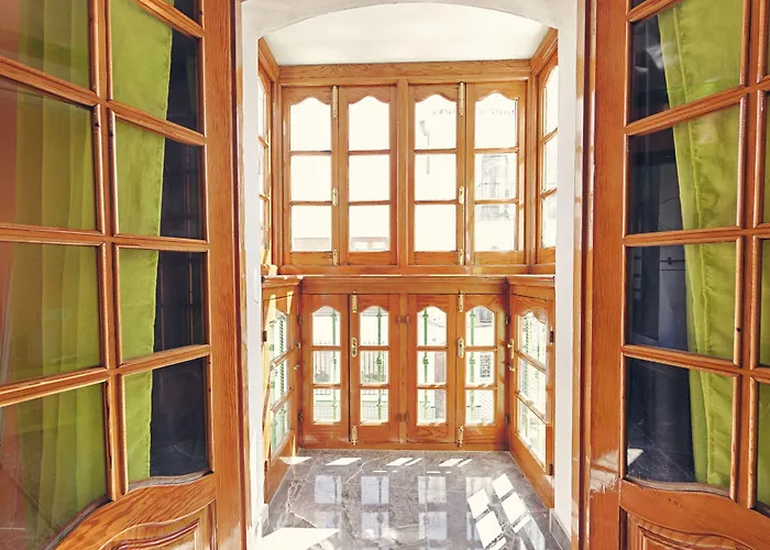 Charming بيت شباب *