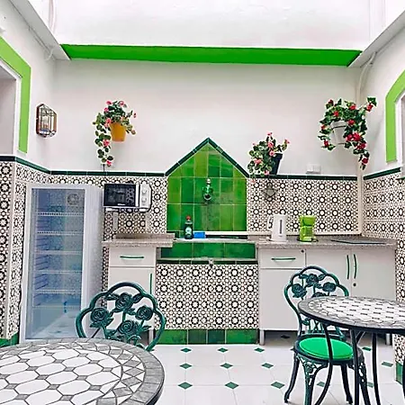 Auberge de jeunesse Charming *